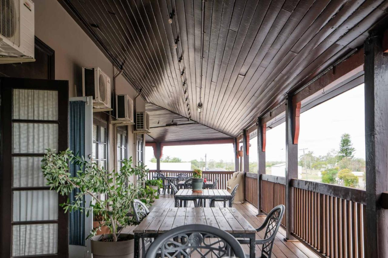 Commercial Hotel Clermont Ngoại thất bức ảnh